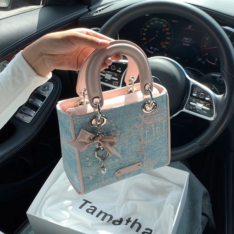 High Value Light Luxury Contra - Luxury Bags Levels recension och pris
