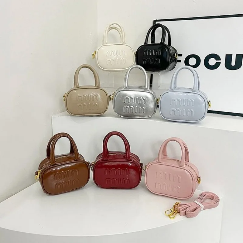 Designer Paris Women's Handbag - Luxury Bags Paris recension och pris