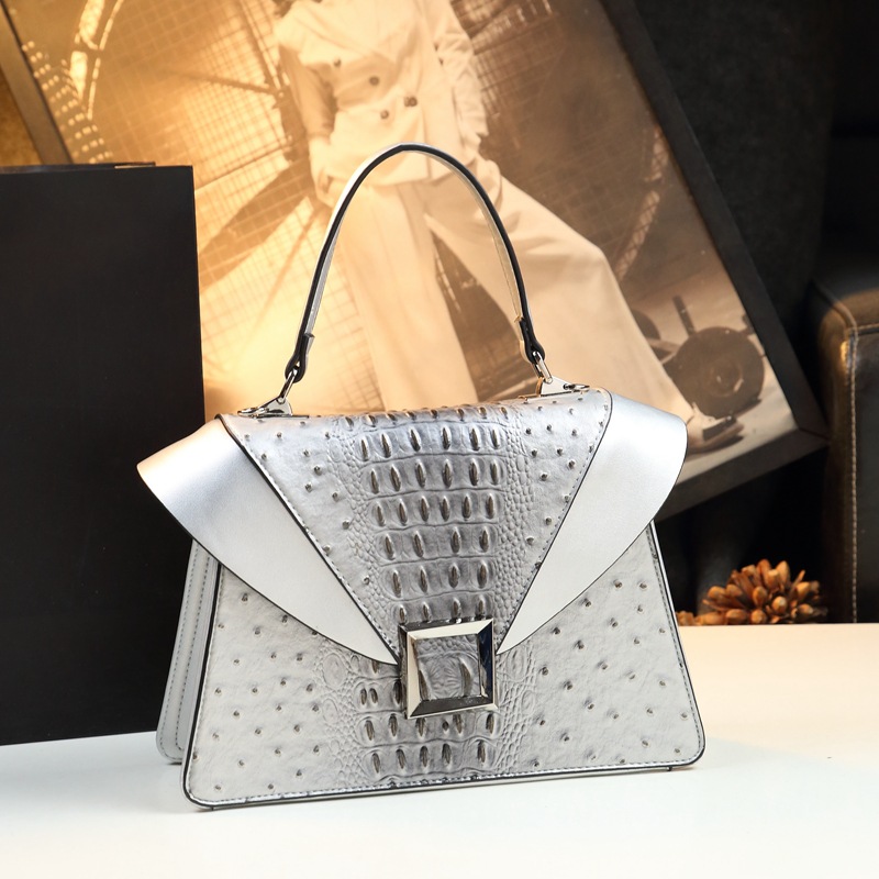 Diaper Bag Leather Crossbody H - Luxury Bags Paris recension och pris